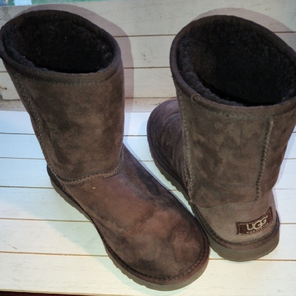 UGG Classic Australia Boots Size 4
